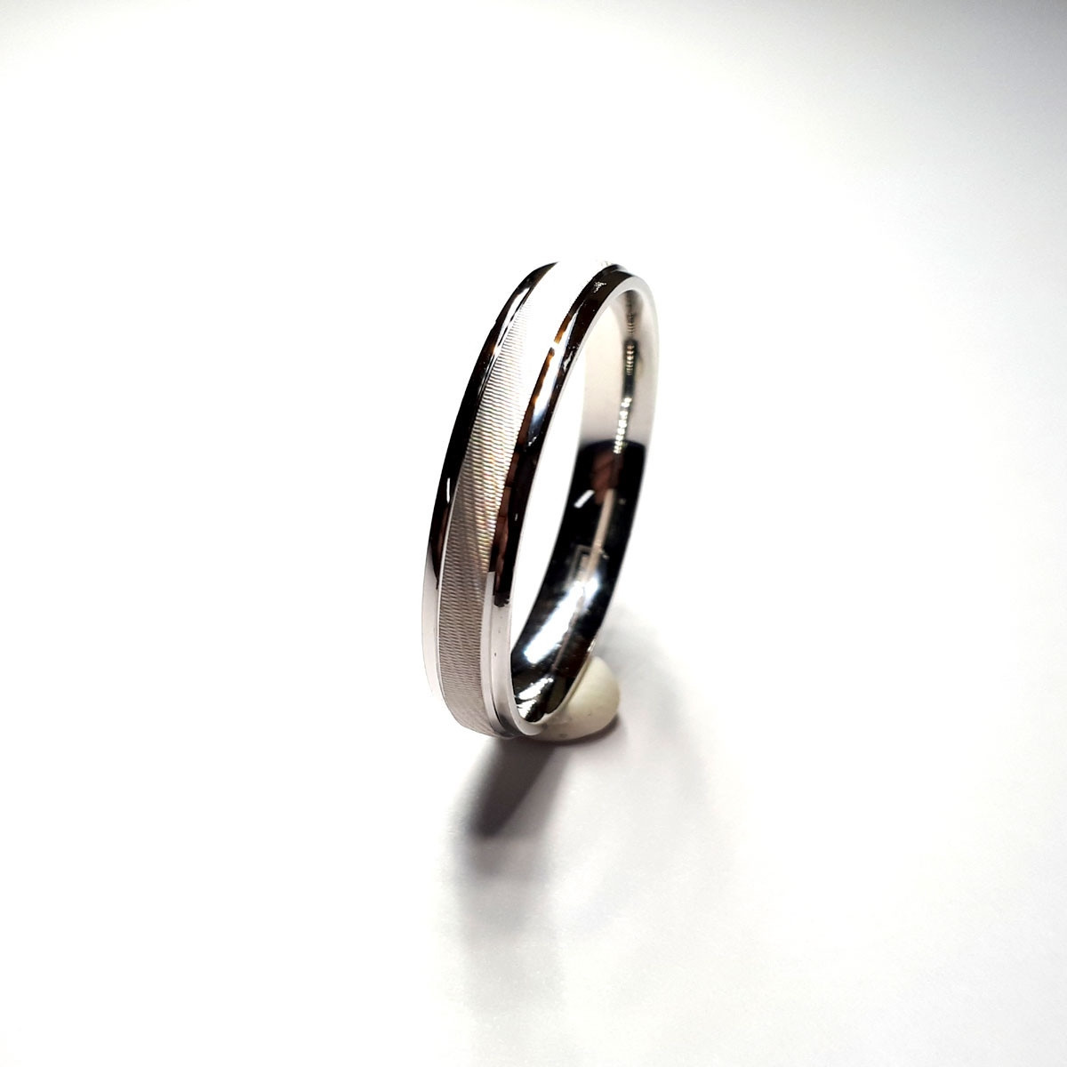 Alianza plata 4mm talla 9
